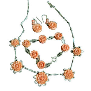 Vintage Coral Tone Carved Lucite Flower Jewelry Set Bracelet Necklace & Earrings